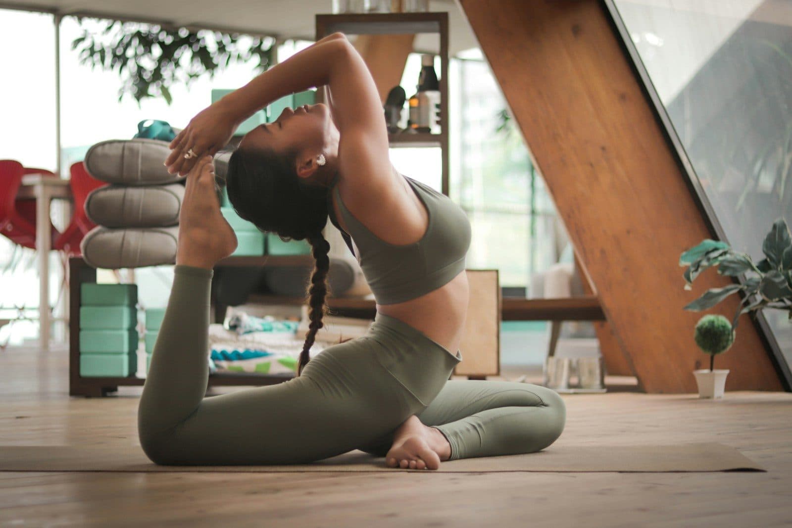 Lucas Bennett — Iyengar Alignment & Athletic Power Yoga